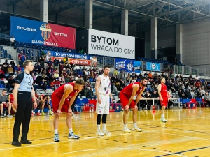 Mecz „trójek” i niezwykłych asyst